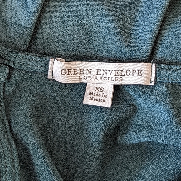 Green Envelope Los Angeles Women's Green 1/2 Bell Sleeve Tie Back Top Si… - Picture 8 of 8